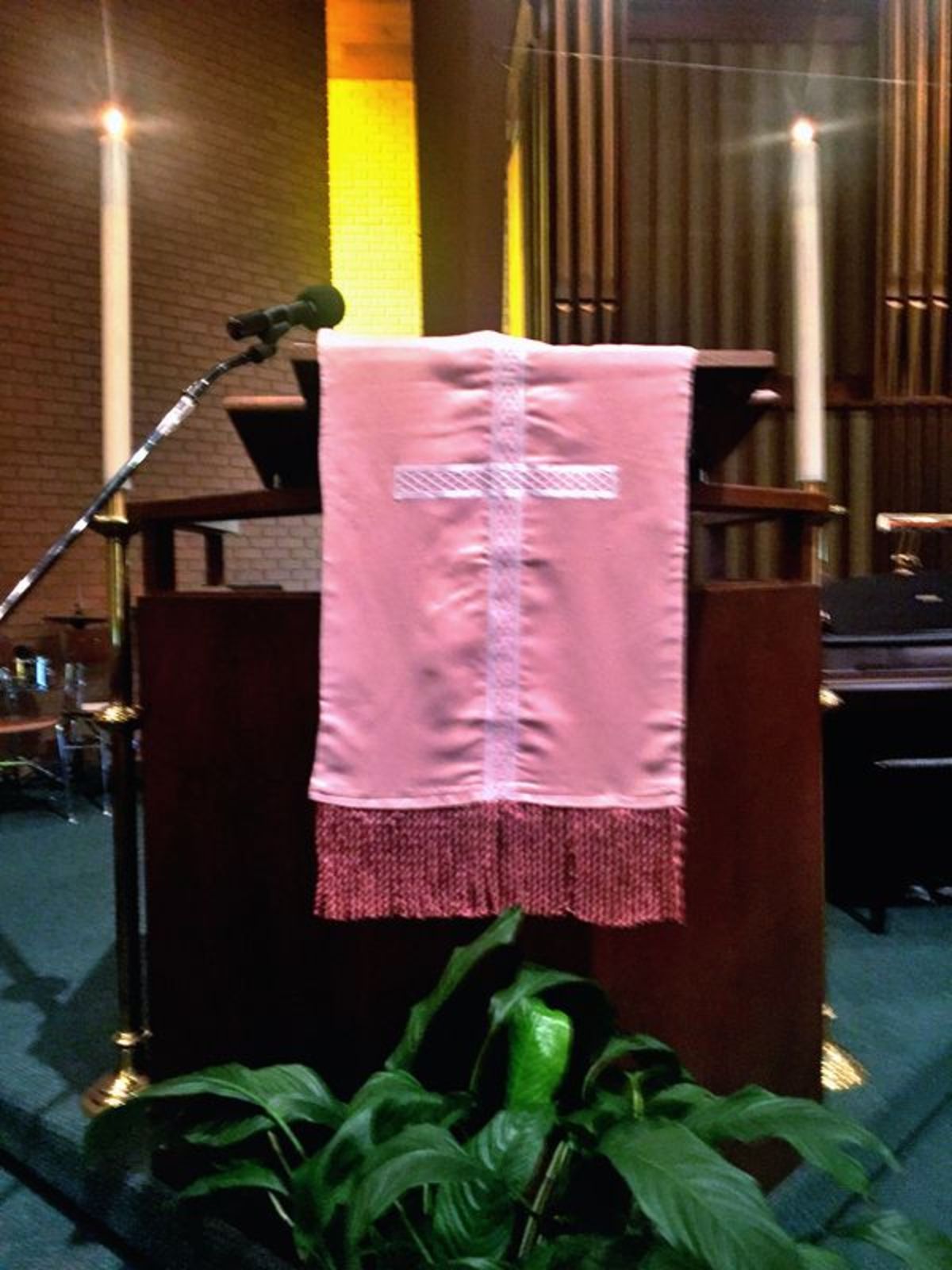 holy cross breast cancer awareness pulpit2017_800.jpg